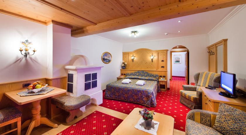 Alpen Hotel Corona Vigo di Fassa Room photo