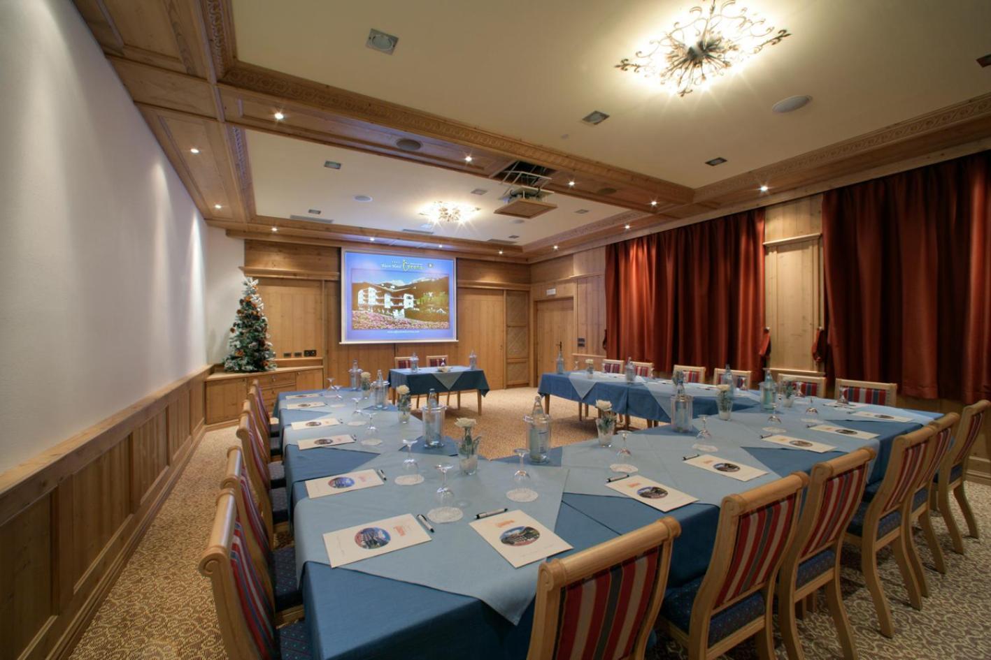 Alpen Hotel Corona Vigo di Fassa Exterior photo